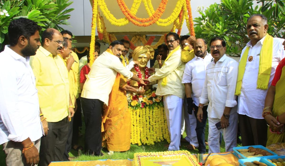 ఎన్టీఆర్ జయంతి తెలుగువారికి  పండుగ రోజు