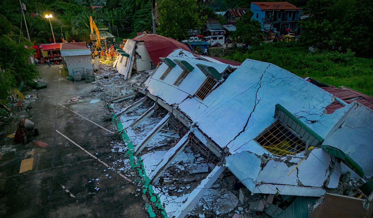 EARTH QUAKE