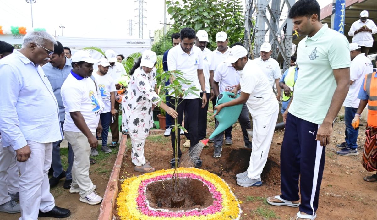 ప్రజా  సహకారంతో ఆపరేషన్ క్లీన్ స్వీప్ 