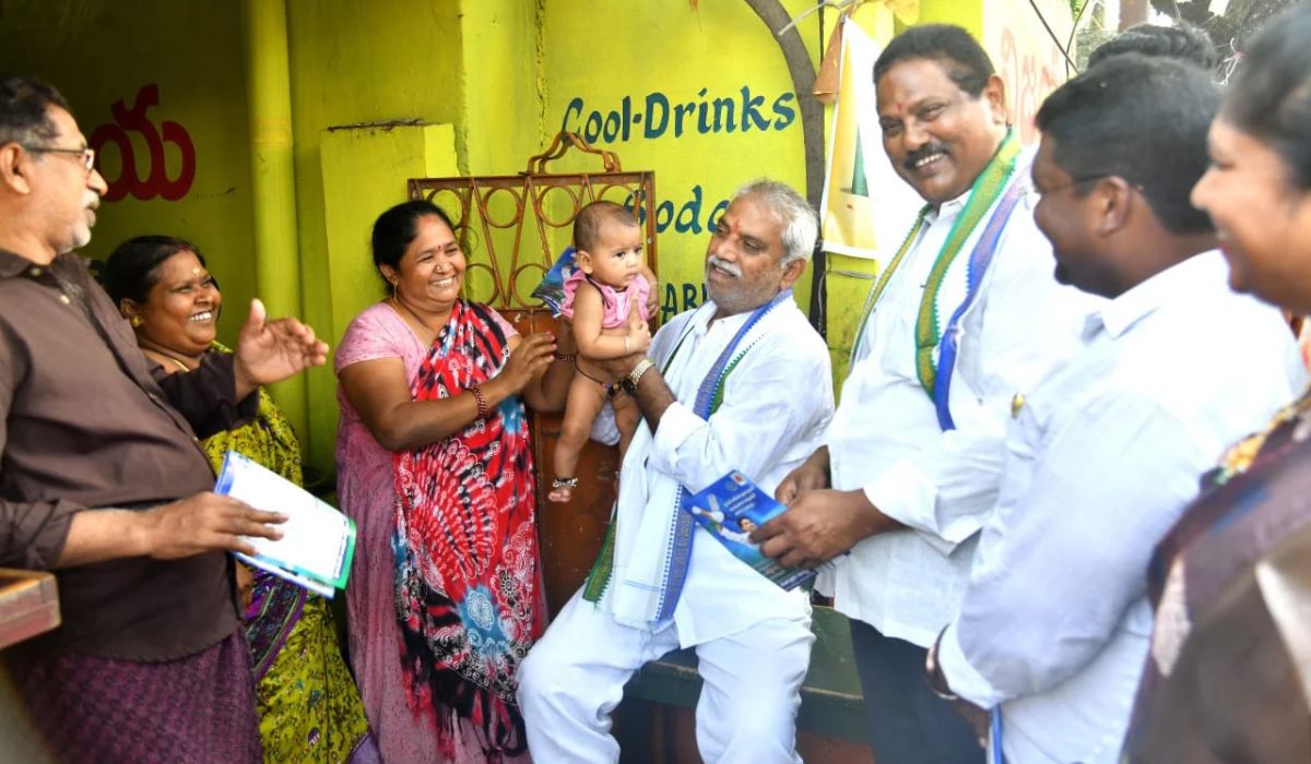 దేవినగర్‌లో గడప గడపకు వైఎస్సార్సీపీ